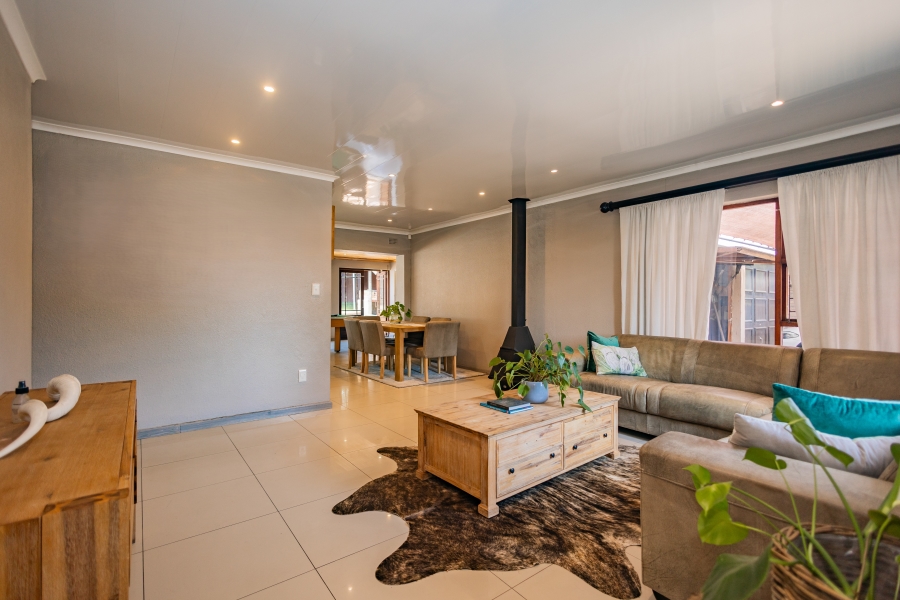 4 Bedroom Property for Sale in Table View Western Cape